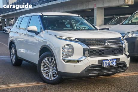 White 2024 Mitsubishi Outlander Wagon Es 7 Seat (2Wd)