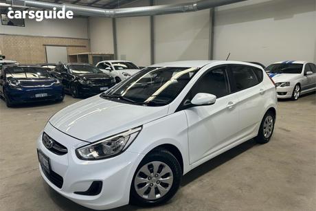 White 2016 Hyundai Accent Hatchback Active