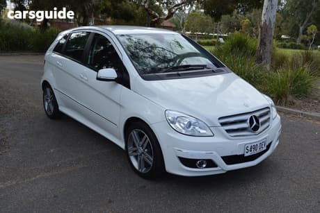 White 2011 Mercedes-Benz B180 Hatchback