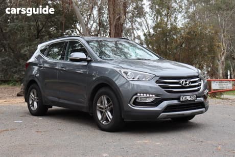 Silver 2017 Hyundai Santa FE Wagon Active (4X4)