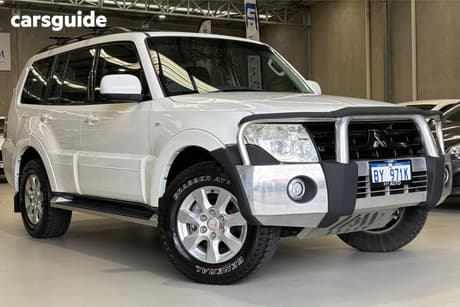 White 2013 Mitsubishi Pajero Wagon Glx-R Lwb (4X4)