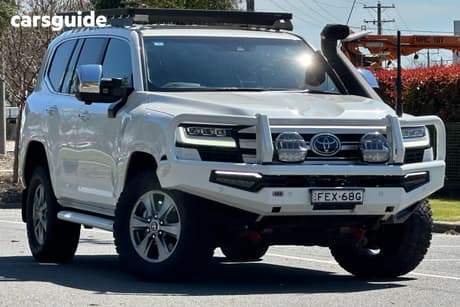 White 2023 Toyota Landcruiser Wagon Lc300 Sahara (4X4)