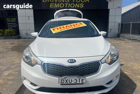White 2016 Kia Cerato Hatchback S