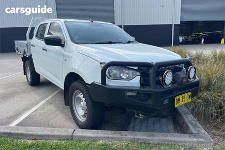 White 2023 Isuzu D-MAX Crew Cab Chassis Sx (4X4)