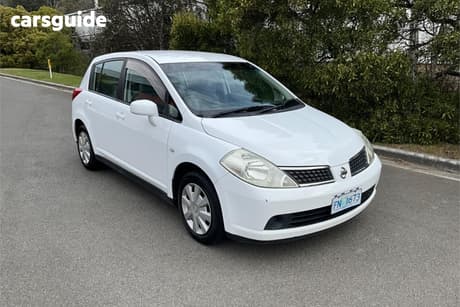 White 2006 Nissan Tiida Hatchback St