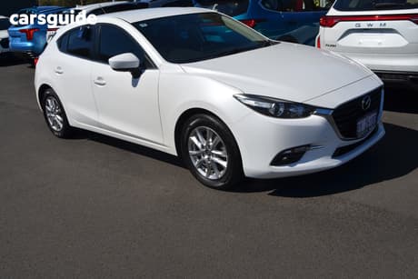 White 2017 Mazda 3 Hatchback Maxx