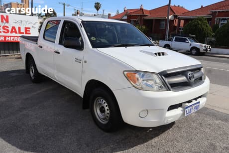 White 2005 Toyota Hilux Dual Cab Pick-up Sr