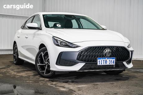 White 2025 MG MG5 Sedan Essence