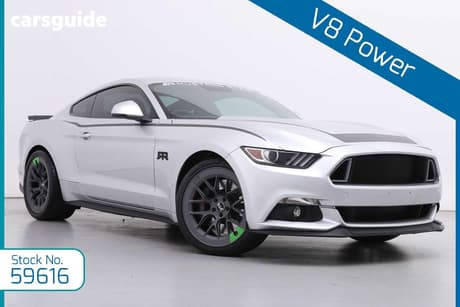 Silver 2017 Ford Mustang Coupe Fastback Gt 5.0 V8