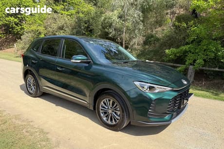 Green 2025 MG ZS Wagon Excite