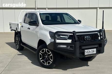 White 2024 Toyota Hilux Double Cab Chassis Sr5 48V (4X4)