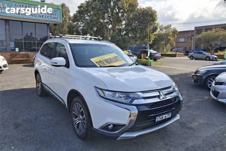 White 2017 Mitsubishi Outlander Wagon Ls (4X4)