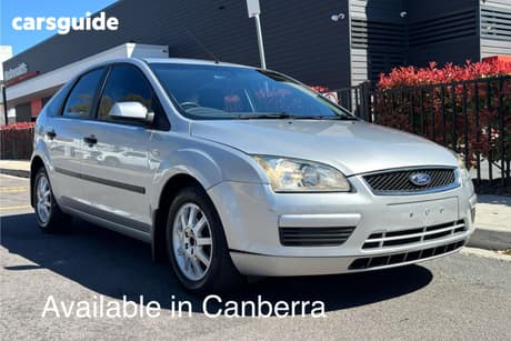 Silver 2005 Ford Focus Hatchback Cl
