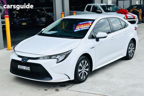 White 2020 Toyota Corolla Sedan Ascent Sport (Hybrid)