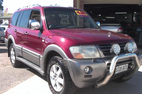 Red 2005 Mitsubishi Pajero Wagon Exceed Lwb (4X4)