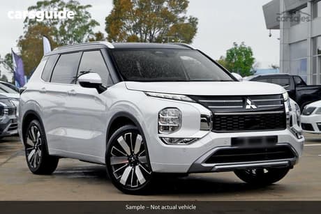 White 2025 Mitsubishi Outlander Wagon Exceed Tourer 5 Seat (Awd)