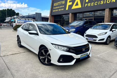White 2019 Honda Civic Hatchback Vti-L