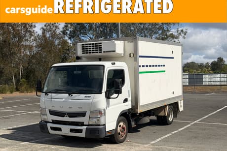 White 2018 Mitsubishi Fuso OTHER Ute Tray