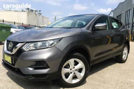 Grey 2018 Nissan Qashqai Wagon St