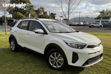 White 2025 Kia Stonic Wagon S