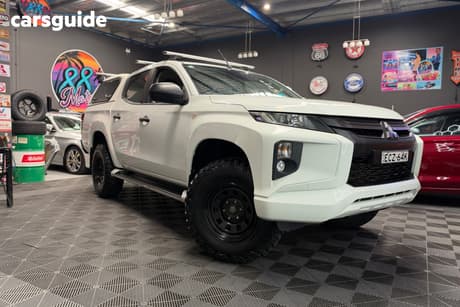 White 2019 Mitsubishi Triton Double Cab Pick Up Glx Plus (4X4)
