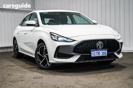 White 2025 MG MG5 Sedan Essence
