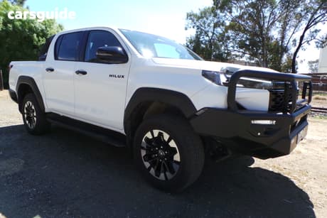 White 2025 Toyota Hilux Double Cab Pick Up Sr5 48V (4X4)