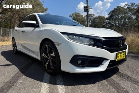 White 2018 Honda Civic Hatchback Rs