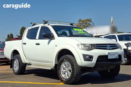 White 2014 Mitsubishi Triton Double Cab Utility Glx (4X4)