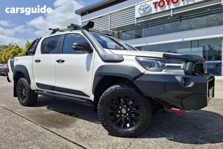White 2022 Toyota Hilux Double Cab Pick Up Rugged X (4X4)