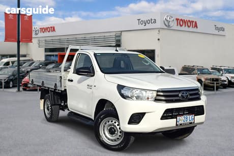 White 2020 Toyota Hilux Cab Chassis Sr (4X4)