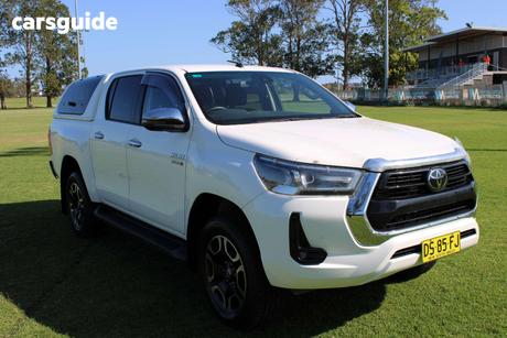 White 2021 Toyota Hilux Double Cab Pick Up Sr5 (4X4)