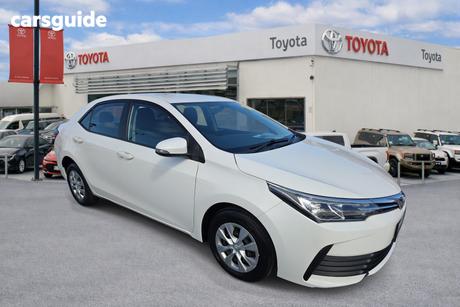 White 2018 Toyota Corolla Sedan Ascent