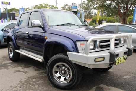 Blue 2001 Toyota Hilux Dual Cab Pick-up Sr5 (4X4)