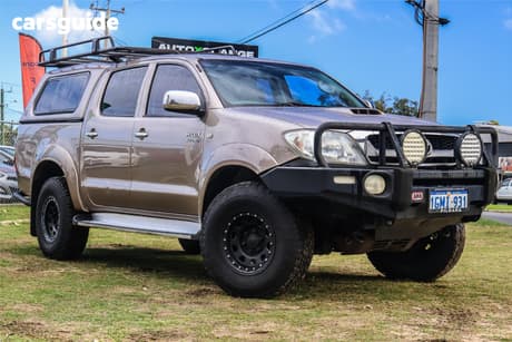 Brown 2010 Toyota Hilux Dual Cab Pick-up Sr5 (4X4)