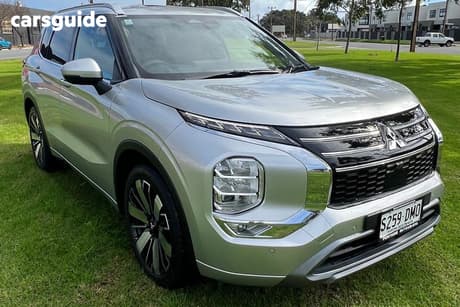 Silver 2025 Mitsubishi Outlander Wagon Exceed 5 Seat (Awd)