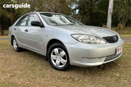 Silver 2004 Toyota Camry Sedan Altise