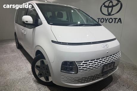 White 2024 Hyundai Staria Wagon