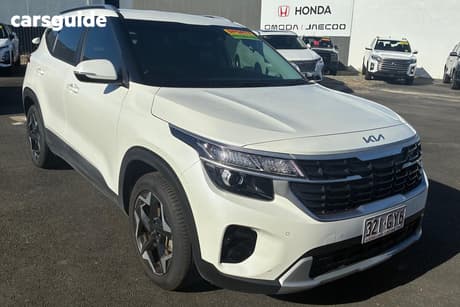 White 2022 Kia Seltos Wagon Sport (Fwd)