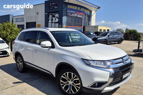 White 2017 Mitsubishi Outlander Wagon Ls Safety Pack (4X2)