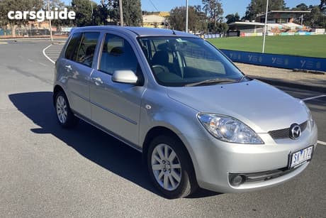 Silver 2005 Mazda 2 Hatchback Maxx