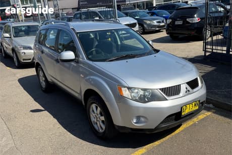 Silver 2007 Mitsubishi Outlander Wagon Ls