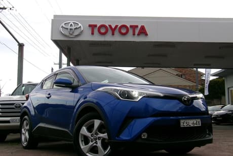 Blue 2019 Toyota C-HR Wagon (Awd)