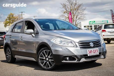 Grey 2014 Suzuki SX4 Hatchback Crossover S