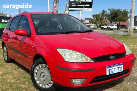 Red 2004 Ford Focus Hatchback Cl
