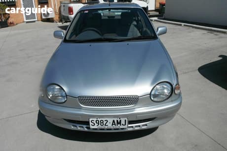 Silver 1999 Toyota Corolla Liftback Conquest