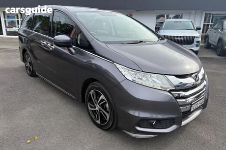Silver 2015 Honda Odyssey Wagon Vti-L