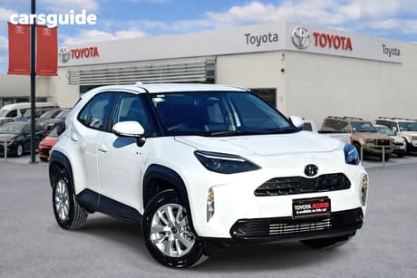 White 2025 Toyota Yaris Cross Wagon Gx Hybrid