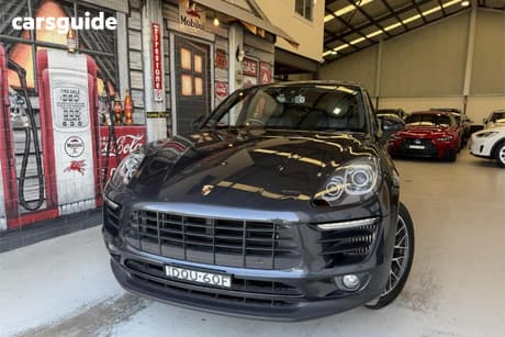 Grey 2017 Porsche Macan Wagon S