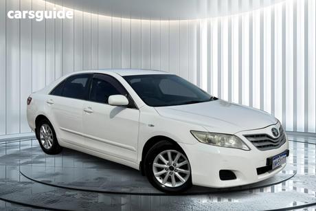 White 2011 Toyota Camry Sedan Altise